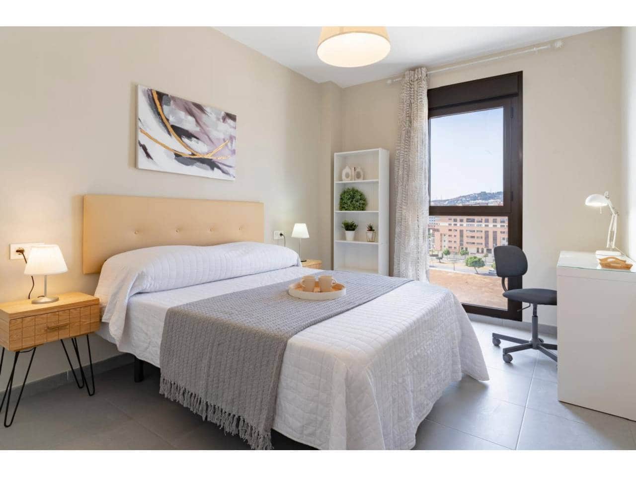 Piso de 4 habitaciones en Málaga ciudad en alquiler - 2.000 € (Ref: 9448854)