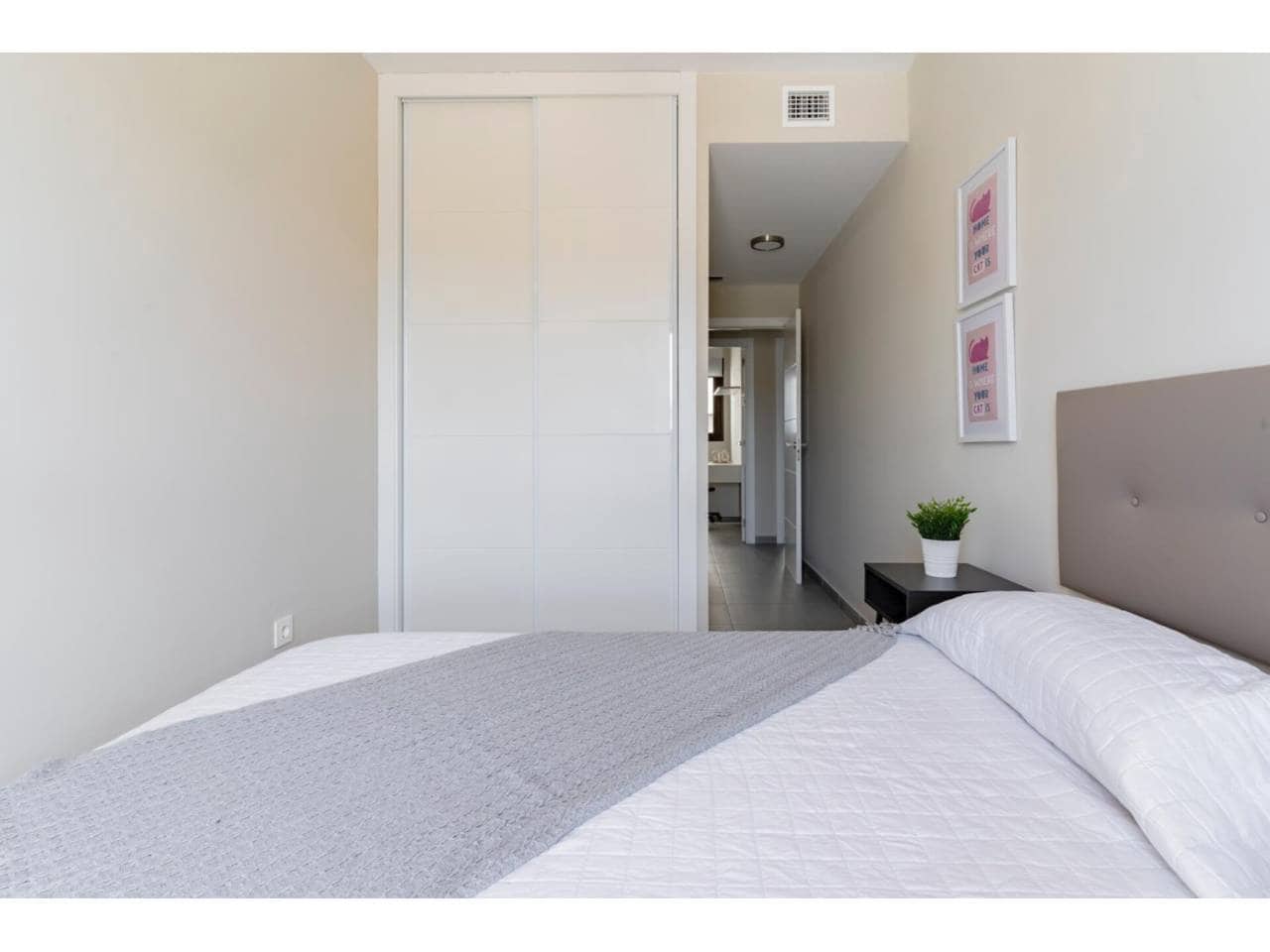 Piso de 4 habitaciones en Málaga ciudad en alquiler - 2.000 € (Ref: 9448854)