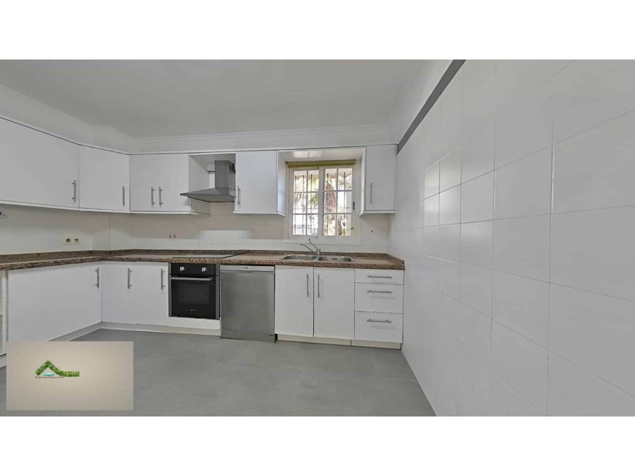 4 soveværelse Rækkehus til leje i Marbella med swimmingpool garage - € 4.500 (Ref: 9448855)