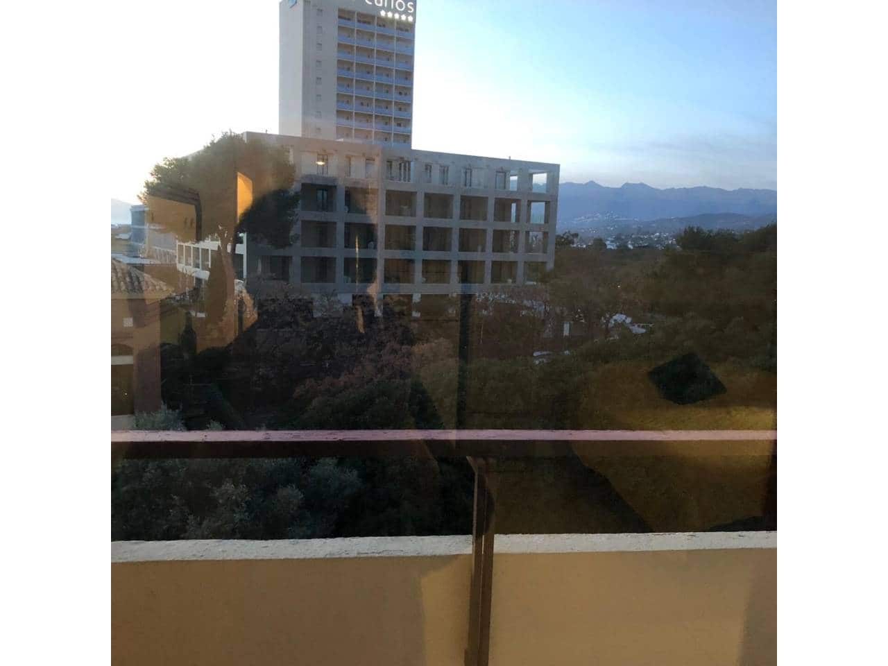 Studio de 1 chambre à louer à Elviria avec piscine garage - 950 € (Ref: 9465242)