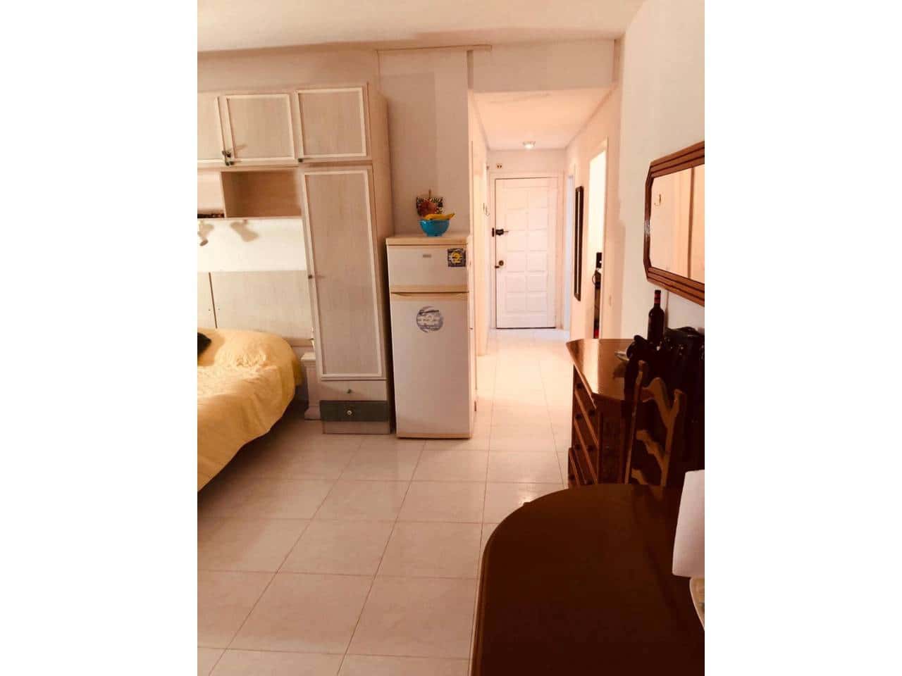 Studio de 1 chambre à louer à Elviria avec piscine garage - 950 € (Ref: 9465242)