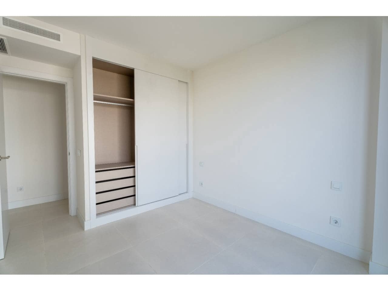 3 sypialnia Mieszkanie do wynajęcia w Fuengirola z basenem garażem - 3 000 € (Ref: 9467957)