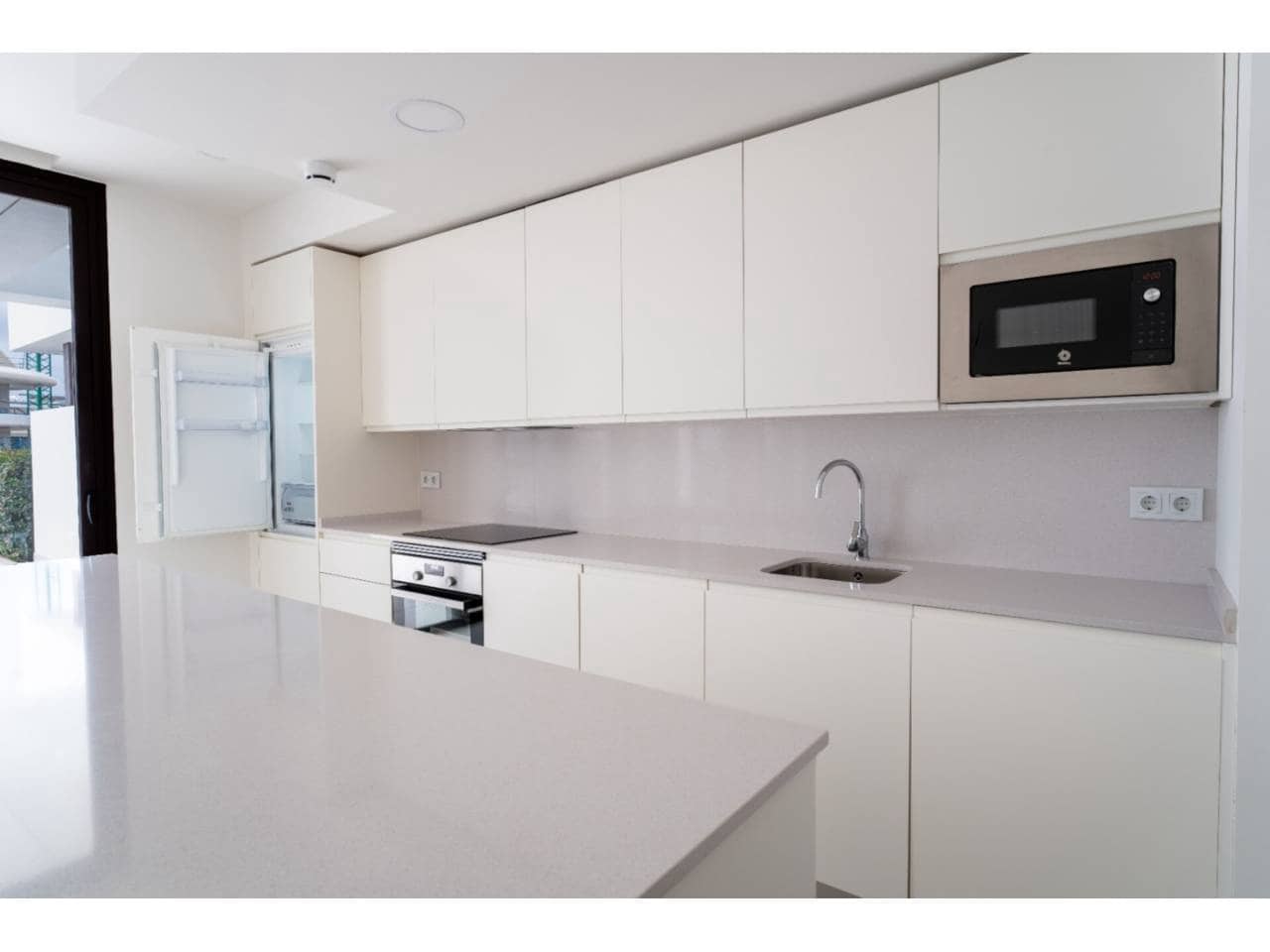 3 sypialnia Mieszkanie do wynajęcia w Fuengirola z basenem garażem - 3 000 € (Ref: 9467957)