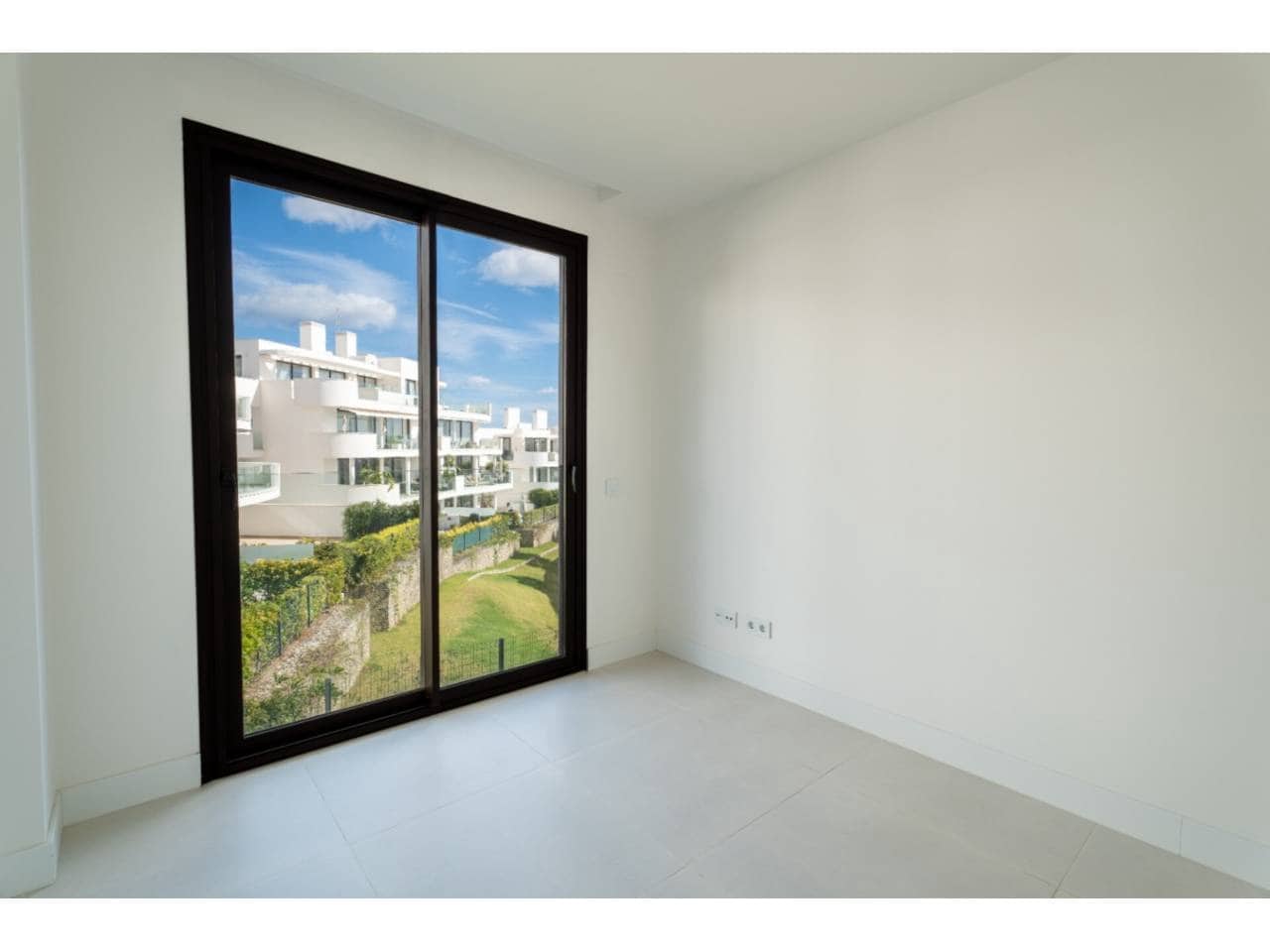 3 sypialnia Mieszkanie do wynajęcia w Fuengirola z basenem garażem - 3 000 € (Ref: 9467957)