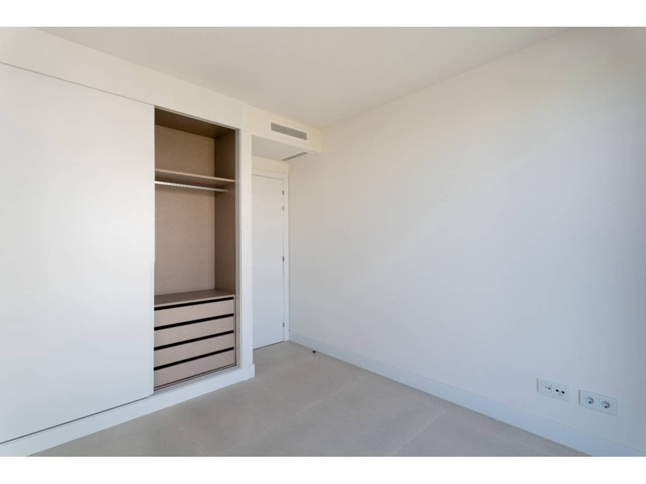 3 sypialnia Mieszkanie do wynajęcia w Fuengirola z basenem garażem - 3 000 € (Ref: 9467957)