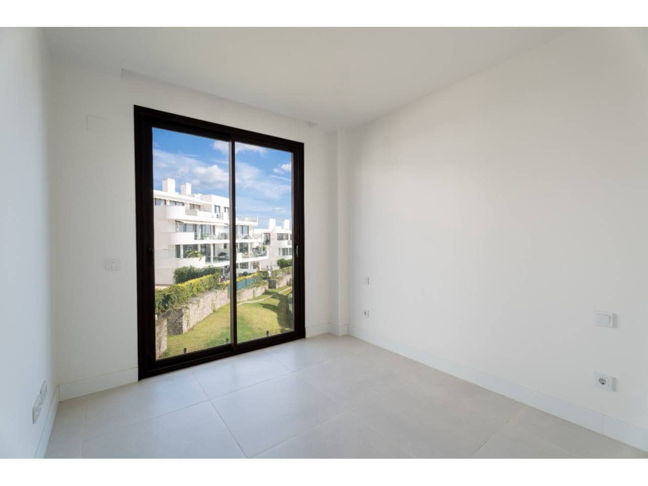 3 sypialnia Mieszkanie do wynajęcia w Fuengirola z basenem garażem - 3 000 € (Ref: 9467957)