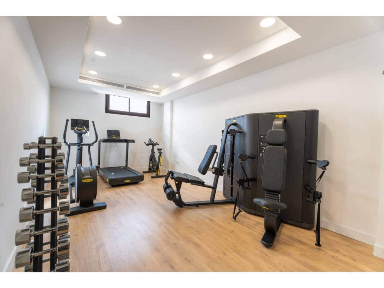 3 sypialnia Mieszkanie do wynajęcia w Fuengirola z basenem garażem - 3 000 € (Ref: 9467957)