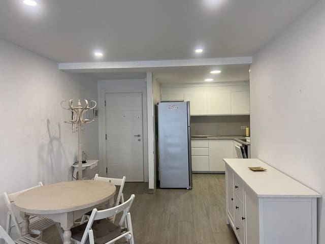 Piso de 2 habitaciones en Málaga ciudad en alquiler - 1.250 € (Ref: 9473683)