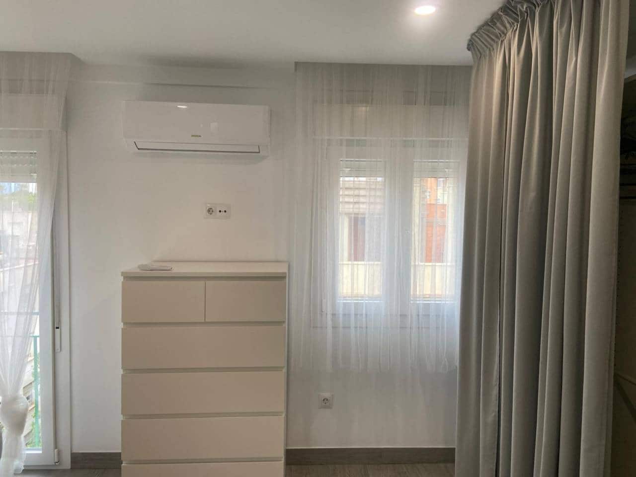 Piso de 2 habitaciones en Málaga ciudad en alquiler - 1.250 € (Ref: 9473683)