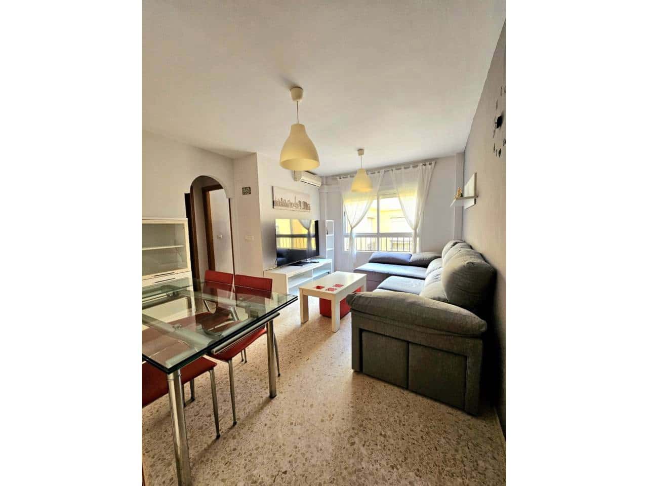 Piso de 2 habitaciones en Málaga ciudad en alquiler - 1.300 € (Ref: 9473684)