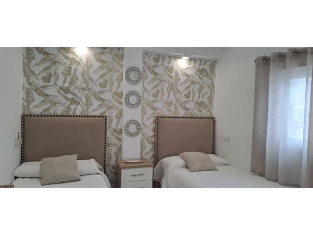 3 slaapkamer Flat te huur in Málaga stad - € 1.500 (Ref: 9474636)