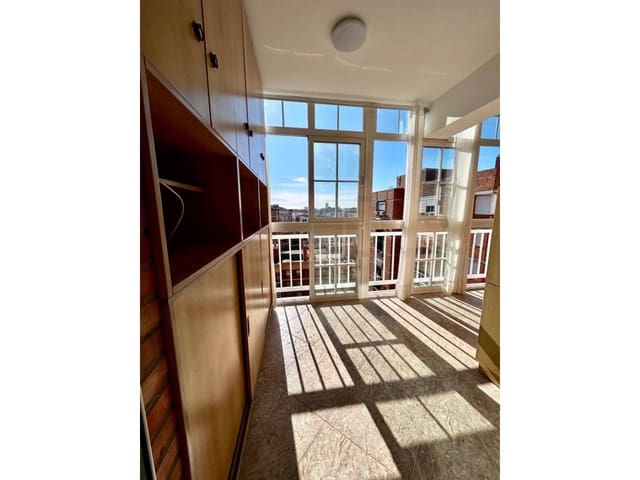 4 bedroom Flat for rent in Málaga city - € 2,000 (Ref: 9485039)