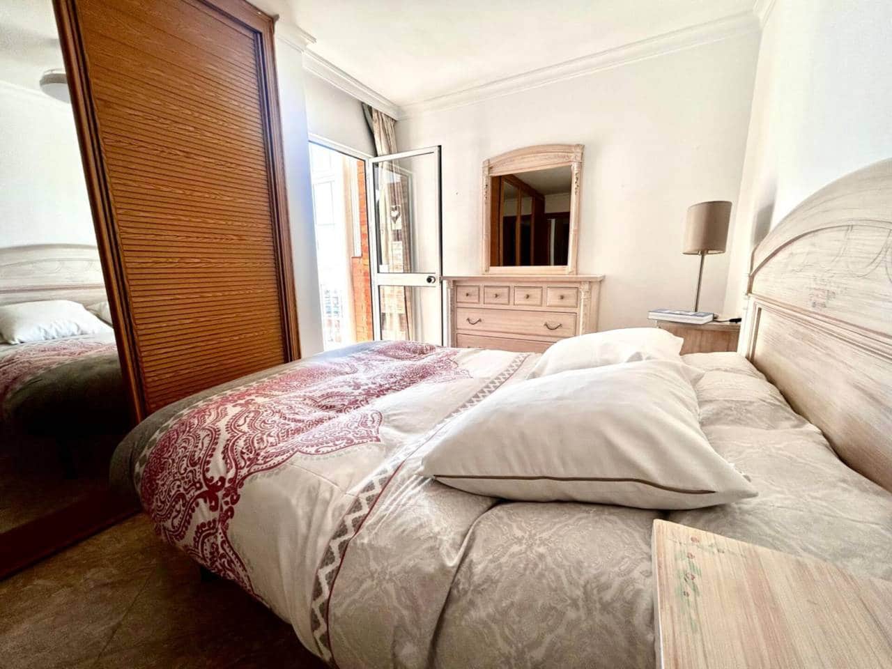 4 bedroom Flat for rent in Malaga city - € 2,000 (Ref: 9485039)