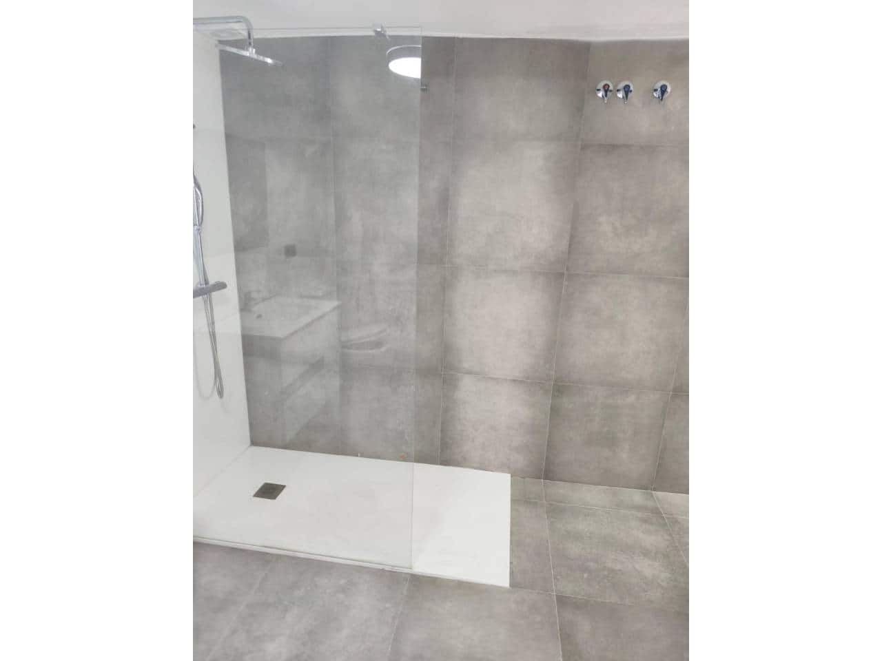 Ullakkoasunto vuokrattavana paikassa Malaga kaupunki - 900 € (Ref: 9486621)