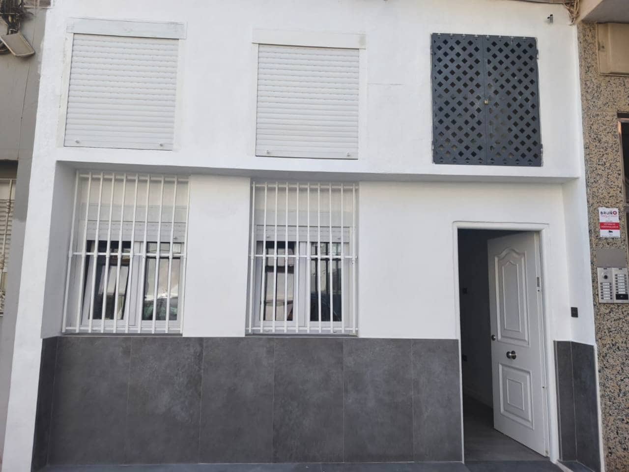 Ullakkoasunto vuokrattavana paikassa Malaga kaupunki - 900 € (Ref: 9486621)