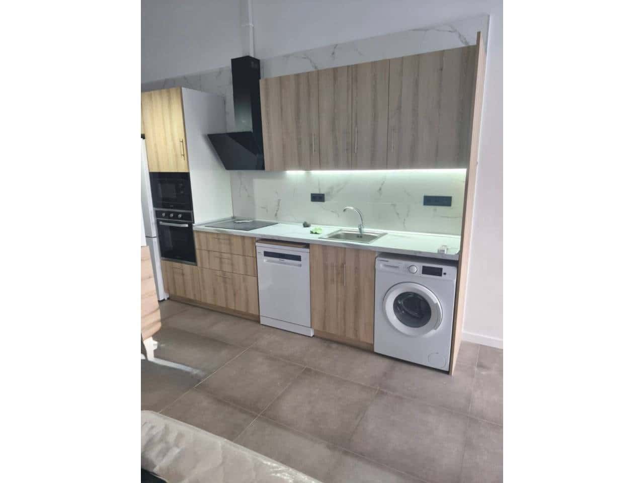 Ullakkoasunto vuokrattavana paikassa Malaga kaupunki - 900 € (Ref: 9486621)