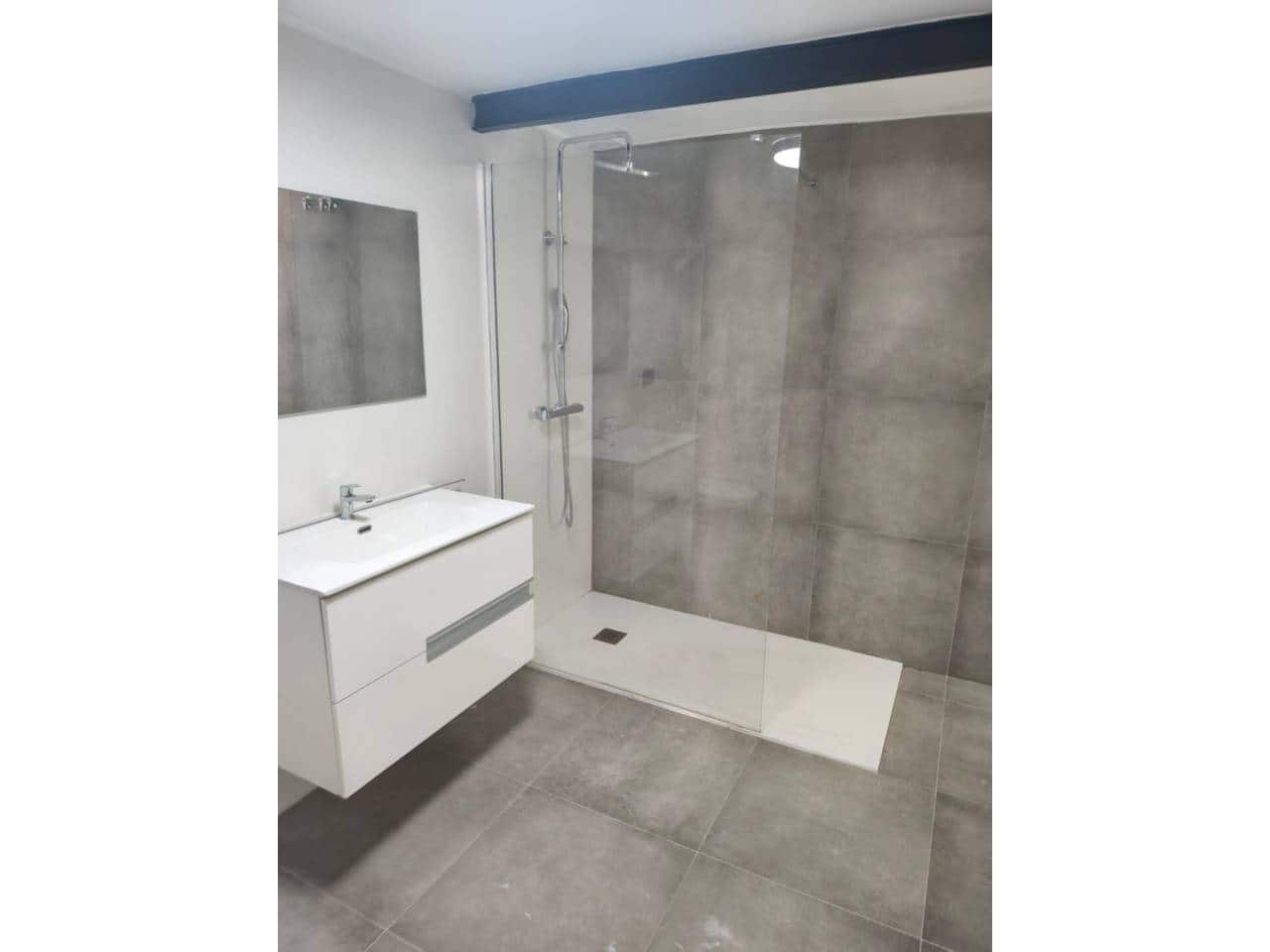 Ullakkoasunto vuokrattavana paikassa Malaga kaupunki - 900 € (Ref: 9486621)