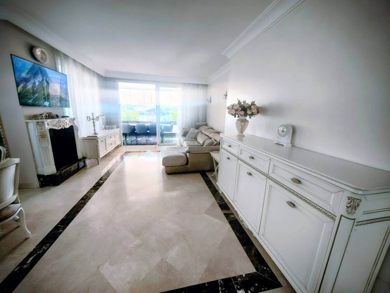 2 slaapkamer Flat te huur in Benahavis met zwembad garage - € 2.500 (Ref: 9488079)