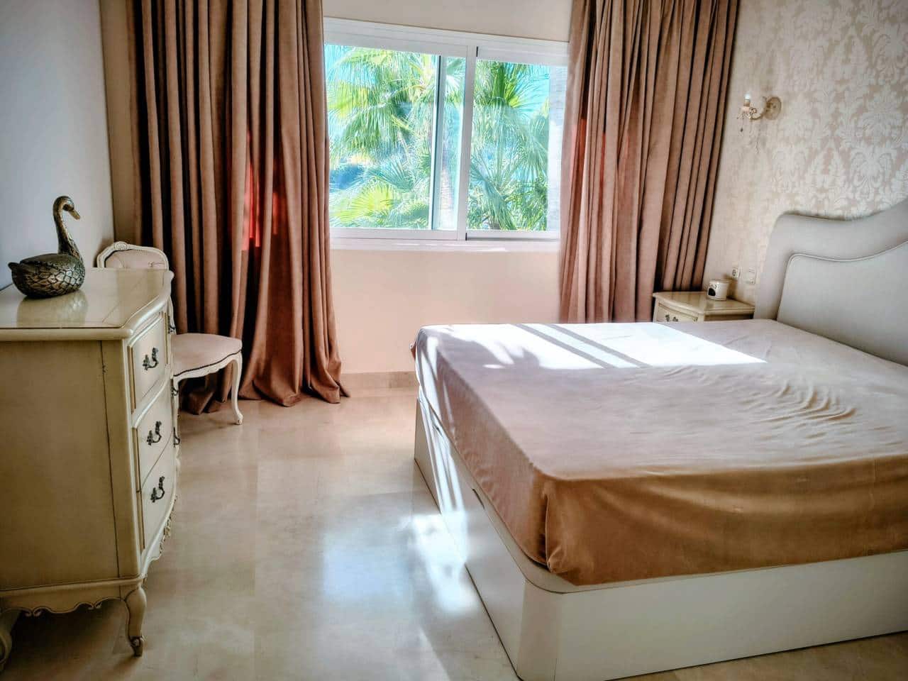 2 slaapkamer Flat te huur in Benahavis met zwembad garage - € 2.500 (Ref: 9488079)