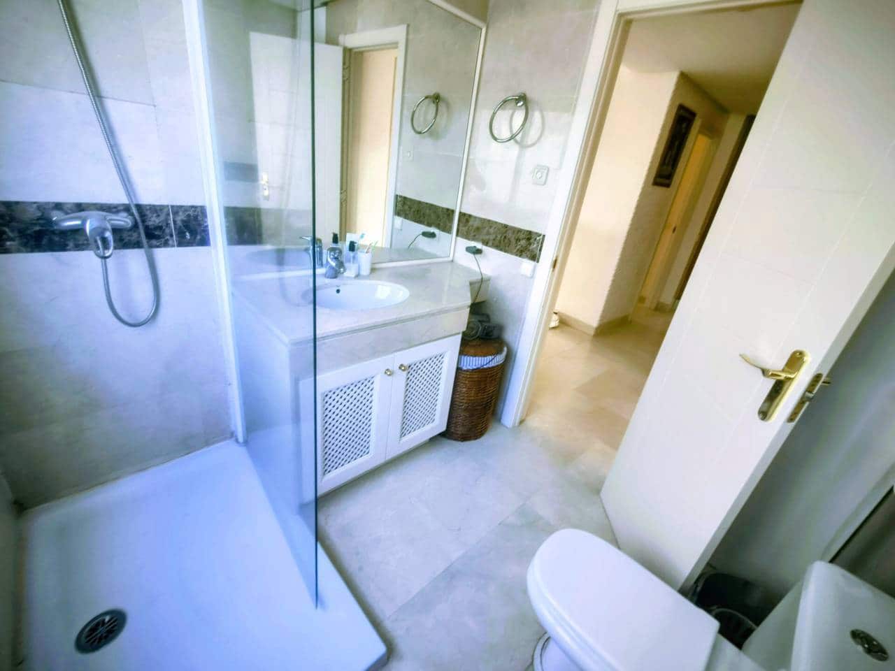 2 slaapkamer Flat te huur in Benahavis met zwembad garage - € 2.500 (Ref: 9488079)