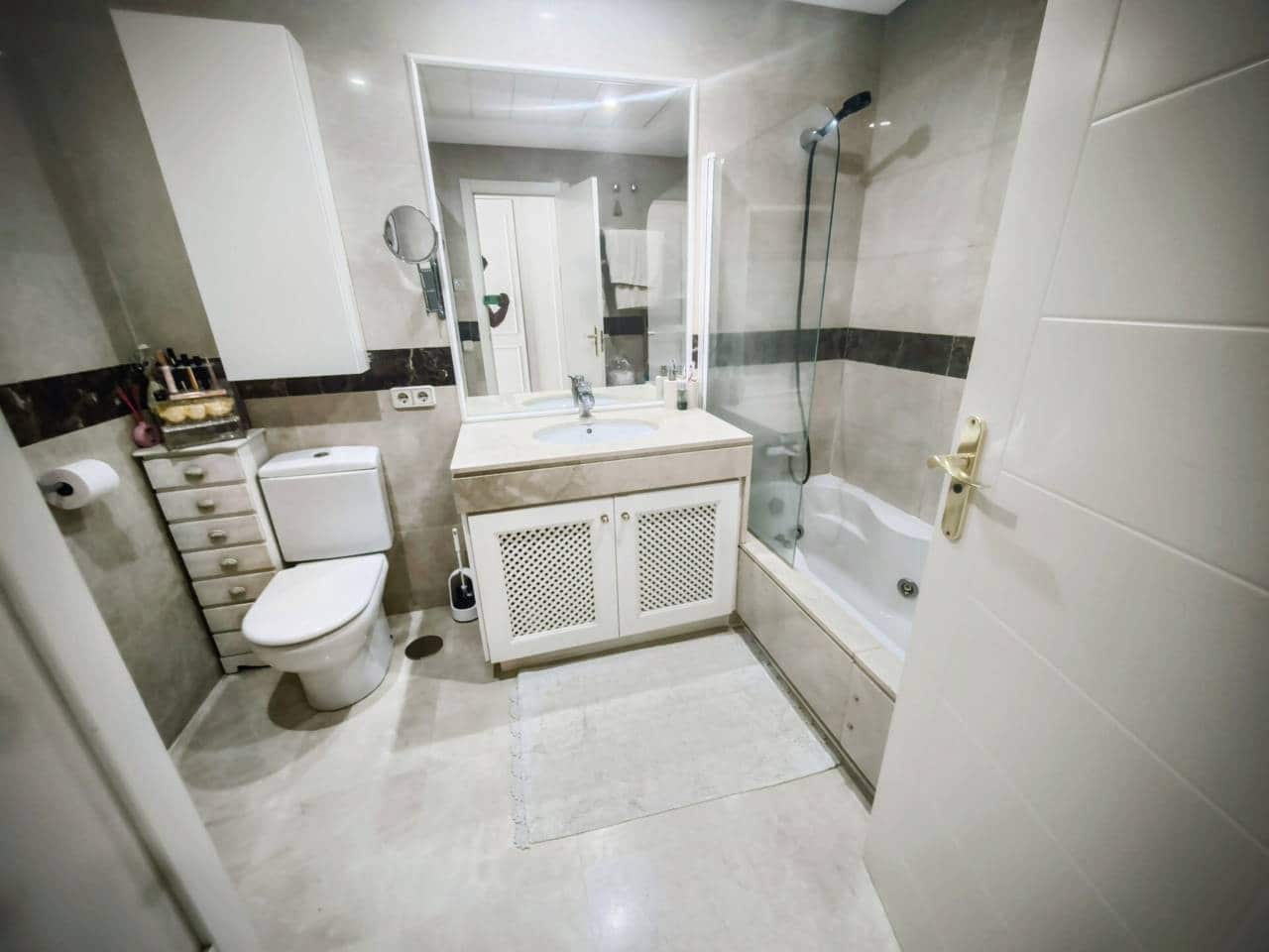 2 slaapkamer Flat te huur in Benahavis met zwembad garage - € 2.500 (Ref: 9488079)