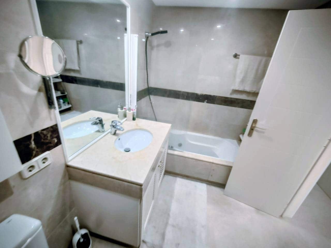 2 slaapkamer Flat te huur in Benahavis met zwembad garage - € 2.500 (Ref: 9488079)