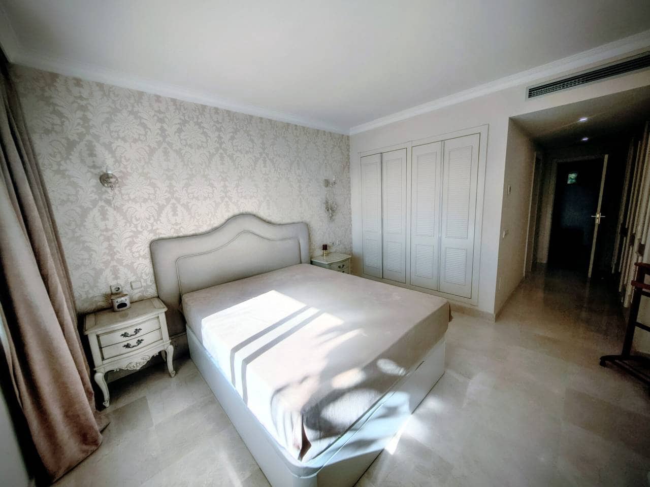 2 slaapkamer Flat te huur in Benahavis met zwembad garage - € 2.500 (Ref: 9488079)