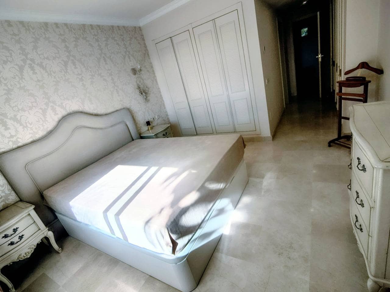 2 slaapkamer Flat te huur in Benahavis met zwembad garage - € 2.500 (Ref: 9488079)