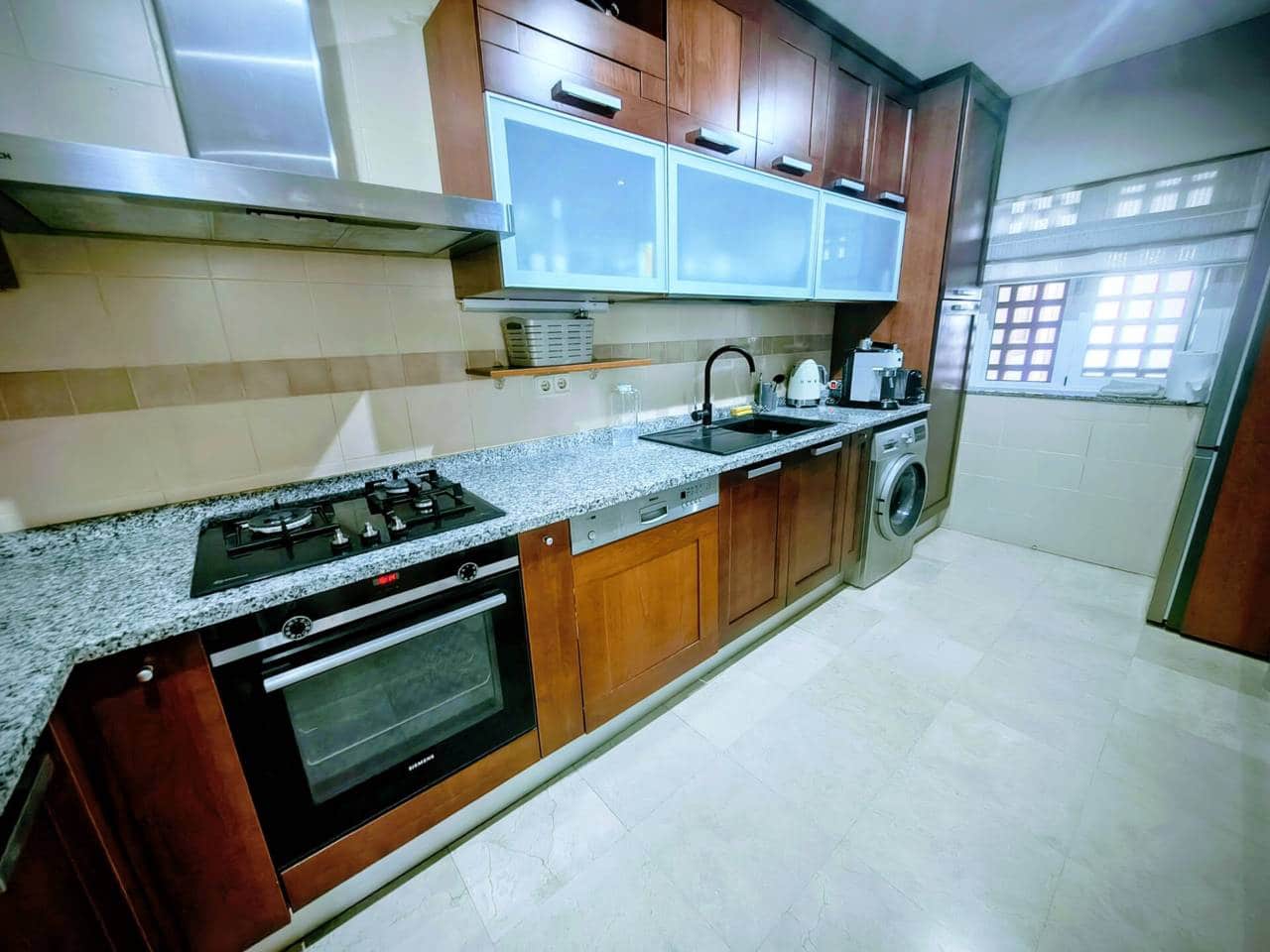 2 slaapkamer Flat te huur in Benahavis met zwembad garage - € 2.500 (Ref: 9488079)