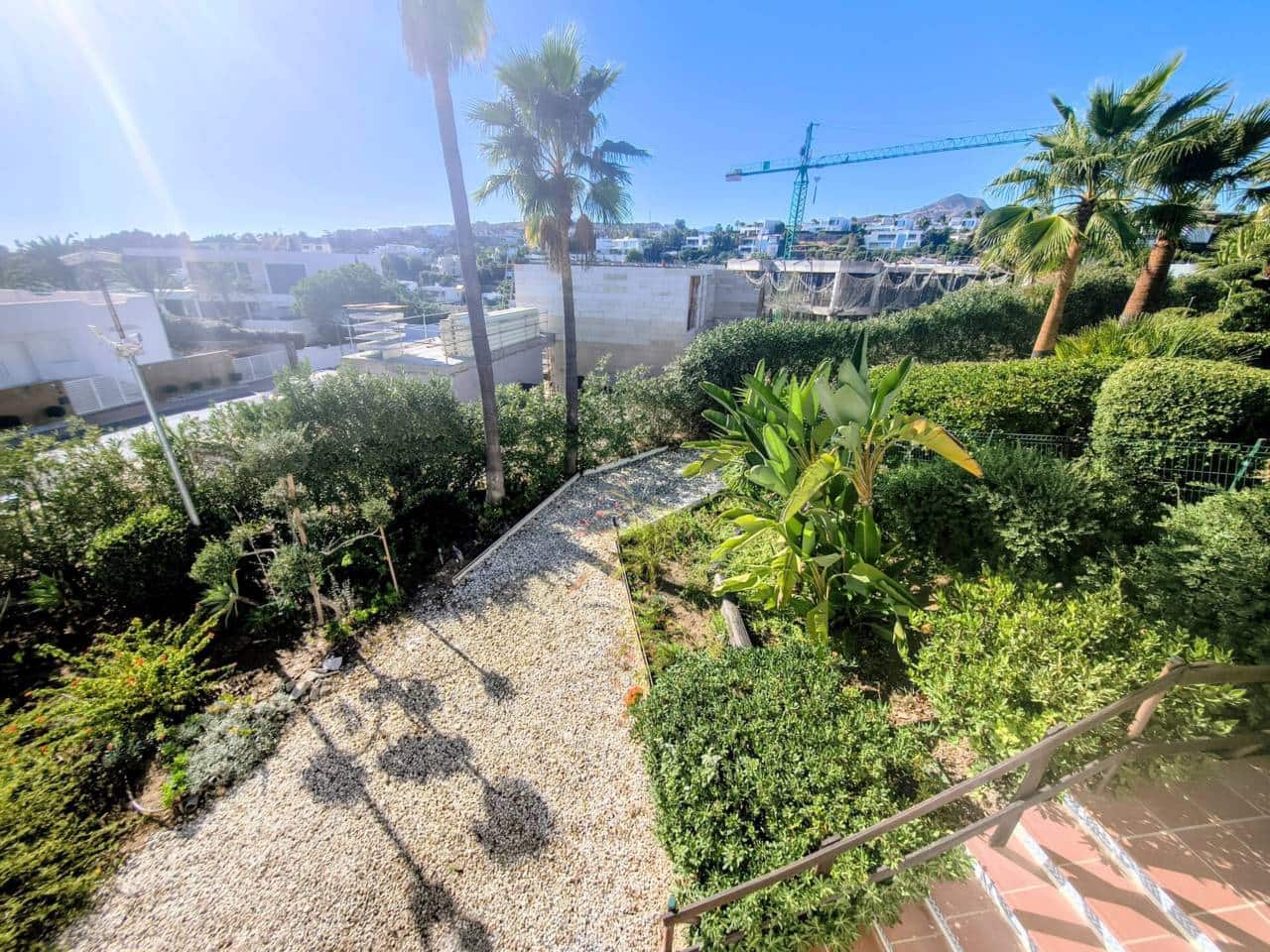 2 slaapkamer Flat te huur in Benahavis met zwembad garage - € 2.500 (Ref: 9488079)