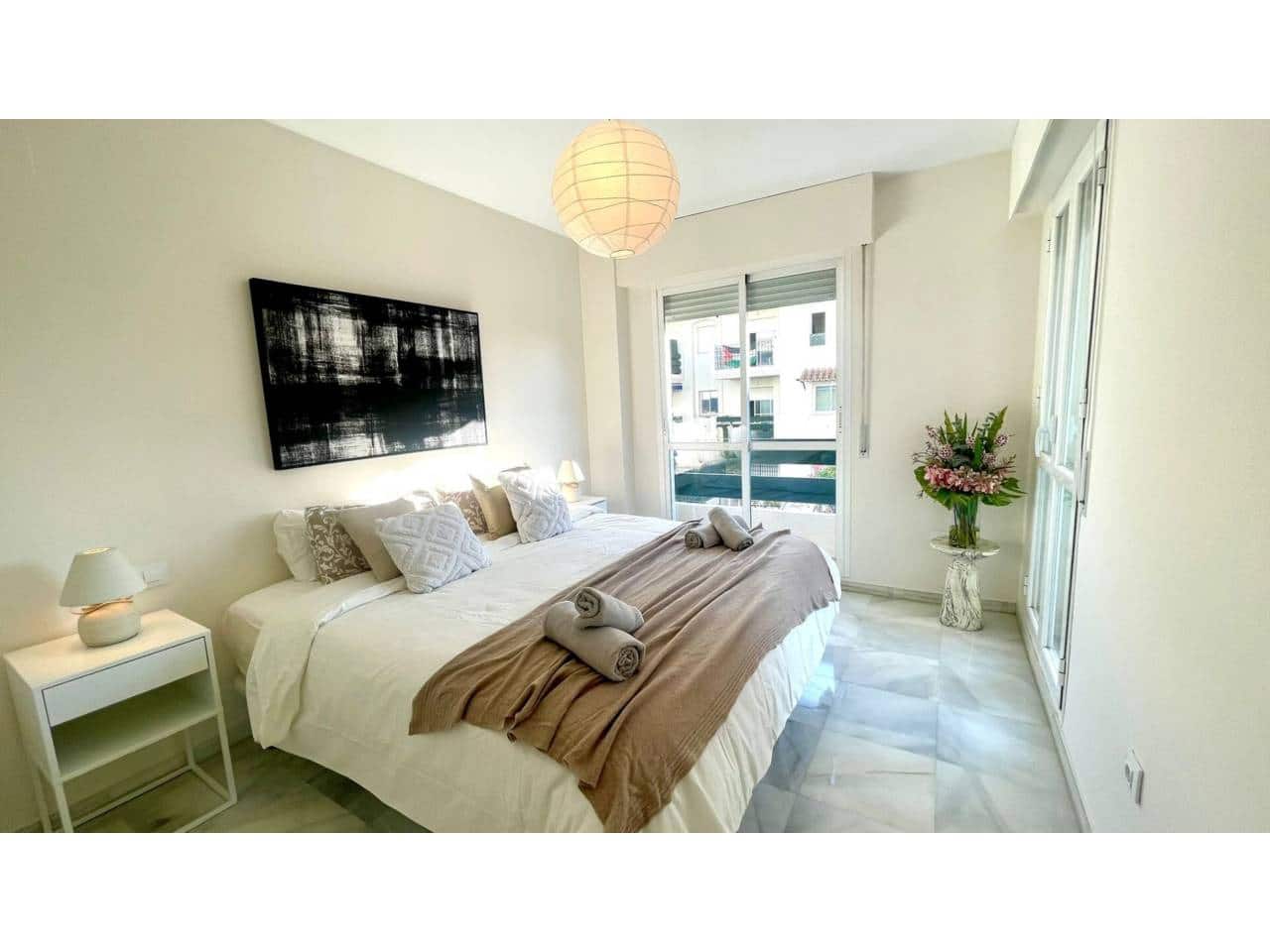 2 bedroom Flat for rent in Marbella with pool garage - € 2,500 (Ref: 9498091)