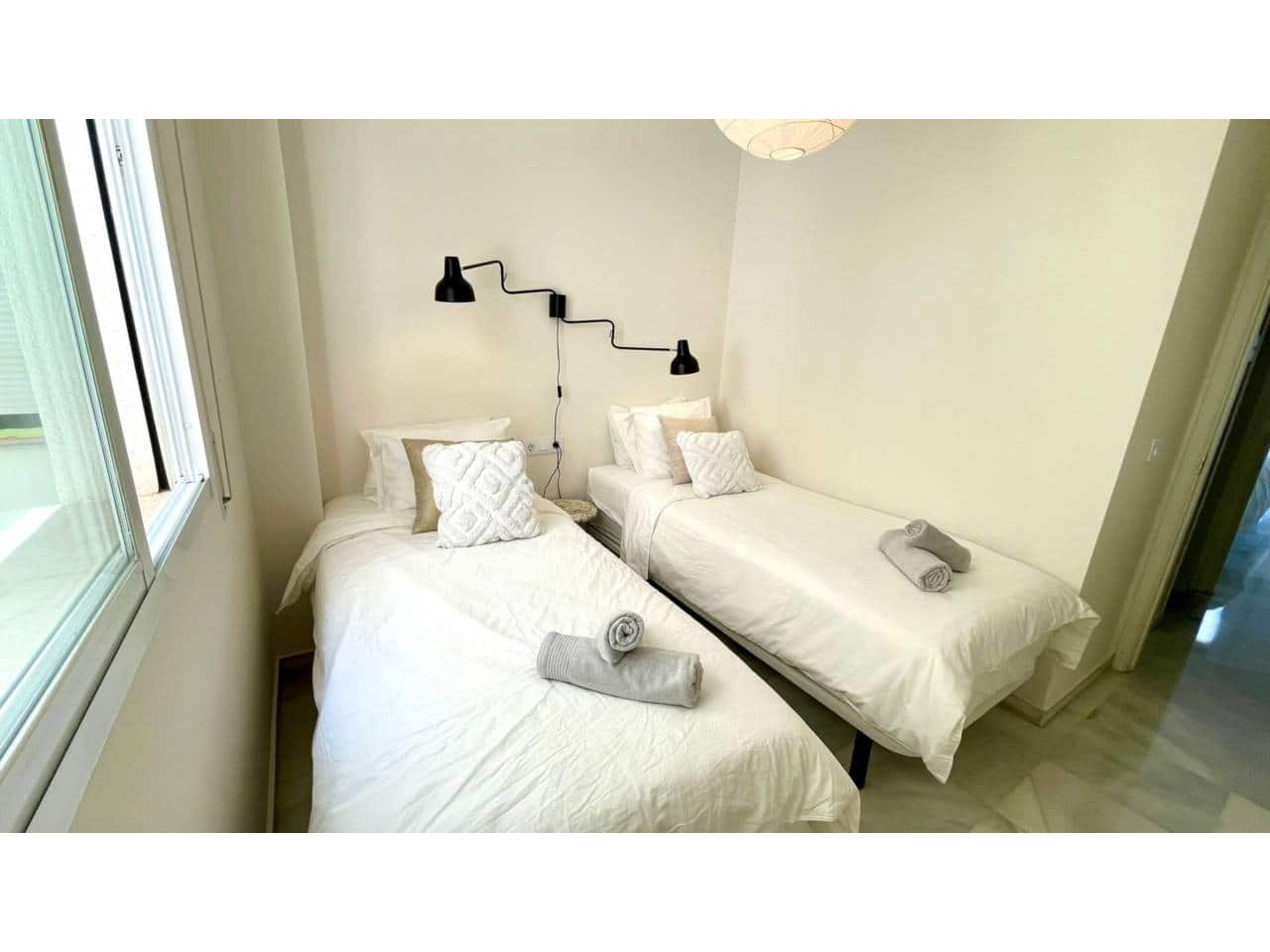 2 bedroom Flat for rent in Marbella with pool garage - € 2,500 (Ref: 9498091)