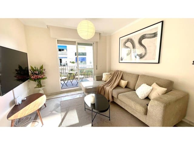 Appartement de 2 chambres à louer à Marbella avec piscine garage - 2 500 € (Ref: 9498091)