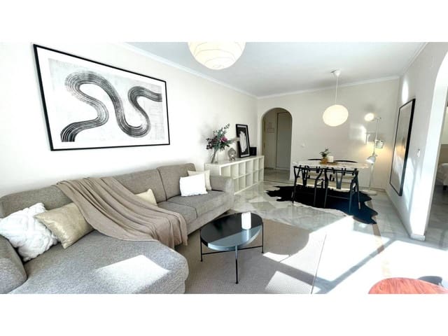 Appartement de 2 chambres à louer à Marbella avec piscine garage - 2 500 € (Ref: 9498091)