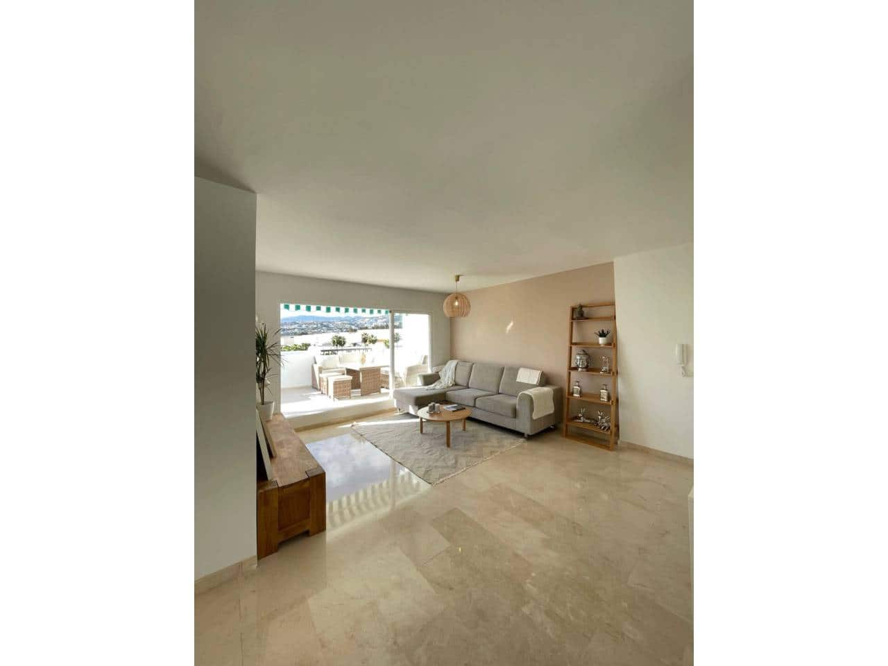 2 bedroom Penthouse for rent in Marbella with pool garage - € 2,300 (Ref: 9499578)