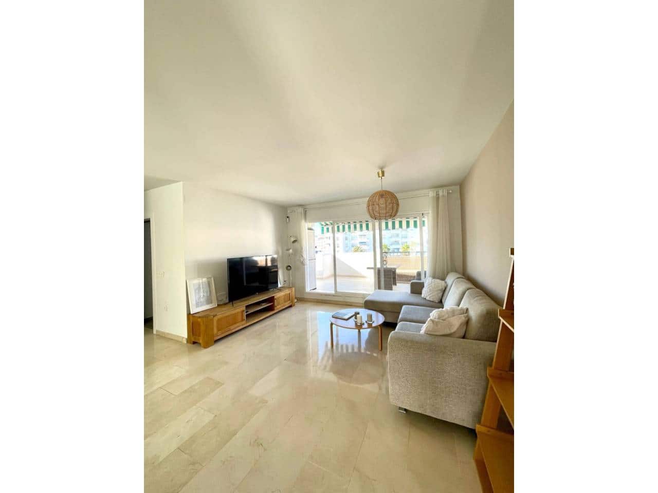 2 bedroom Penthouse for rent in Marbella with pool garage - € 2,300 (Ref: 9499578)