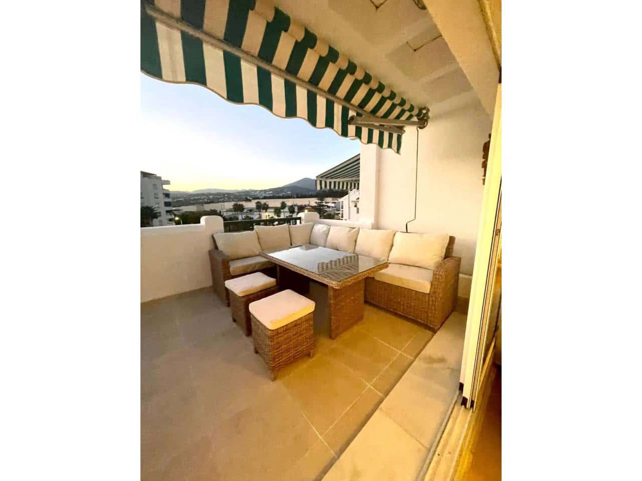 2 bedroom Penthouse for rent in Marbella with pool garage - € 2,300 (Ref: 9499578)