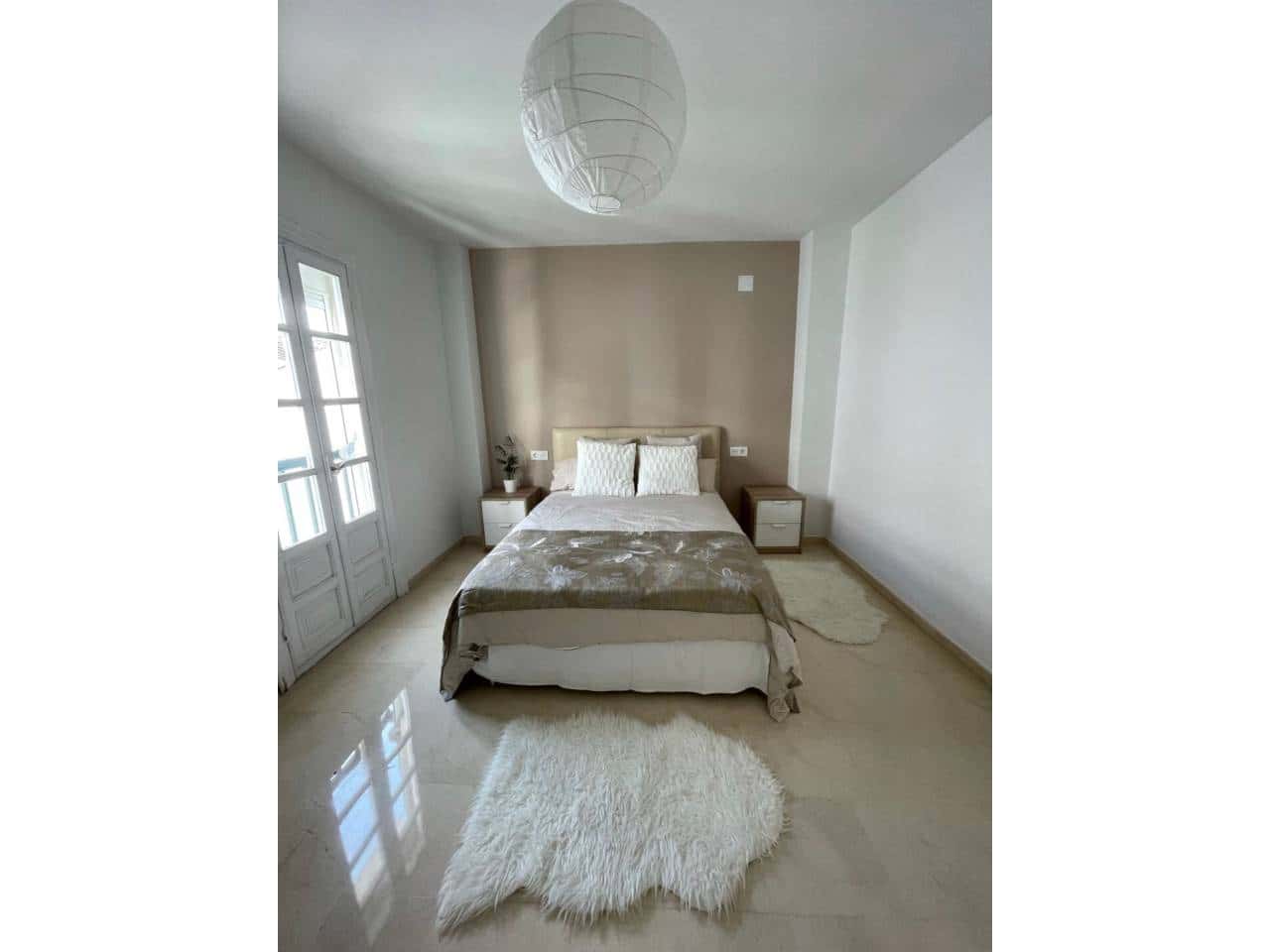 2 bedroom Penthouse for rent in Marbella with pool garage - € 2,300 (Ref: 9499578)