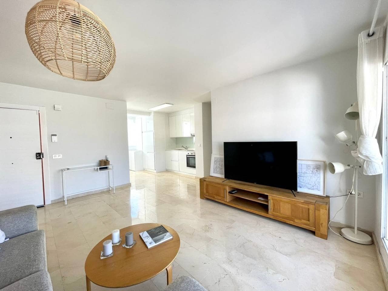 2 bedroom Penthouse for rent in Marbella with pool garage - € 2,300 (Ref: 9499578)