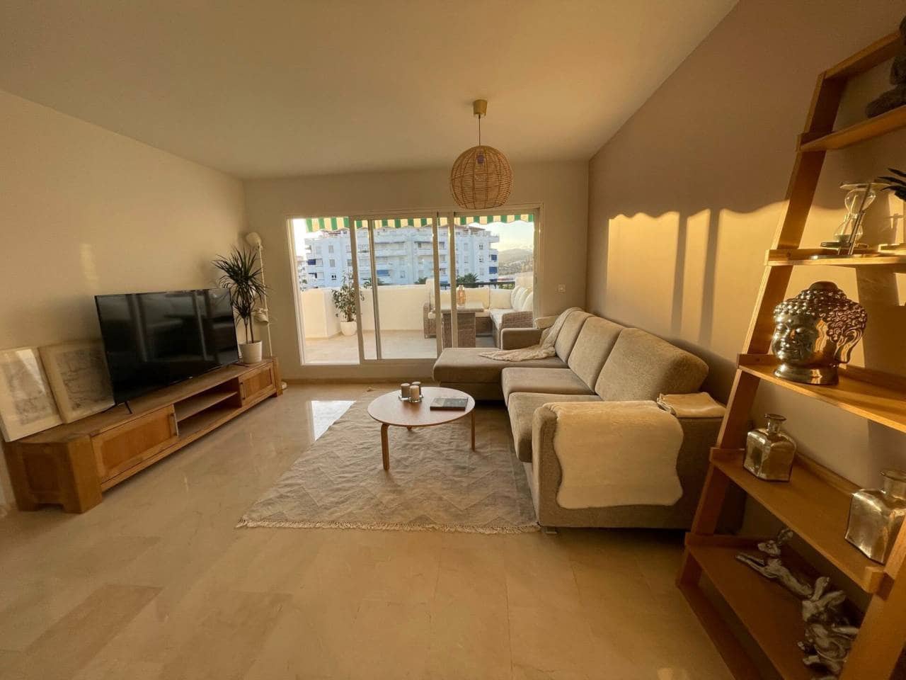 2 bedroom Penthouse for rent in Marbella with pool garage - € 2,300 (Ref: 9499578)