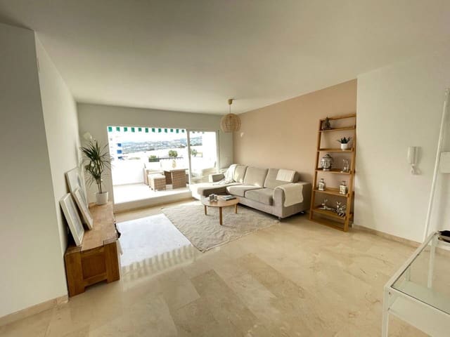 Penthouse de 2 chambres à louer à Marbella avec piscine garage - 2 300 € (Ref: 9499578)