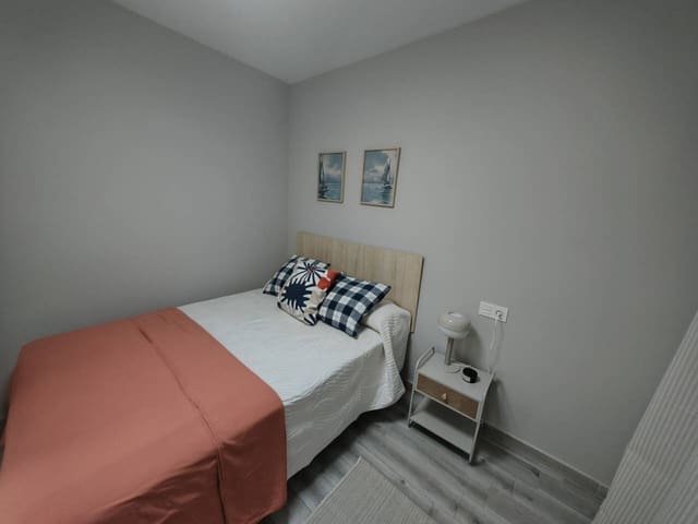 2 makuuhuone Asunto vuokrattavana paikassa Puerto de Estepona, Estepona - 1 400 € (Ref: 9533067)