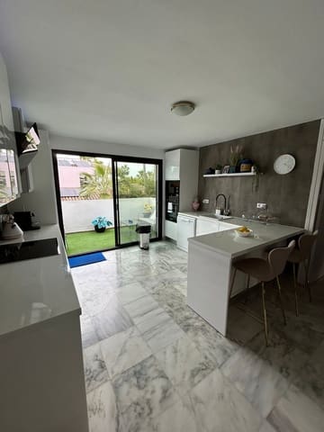 5 makuuhuone Omakotitalo myytävänä paikassa Villacana - Costalita - Saladillo, Estepona mukana uima-altaan 
autotalli - 650 000 € (Ref: 7953267)