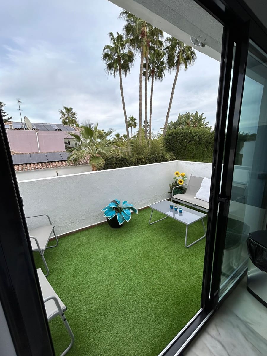 5 sypialnia Dom na sprzedaż w New Golden Mile z basenem garażem - 650 000 € (Ref: 7953267)