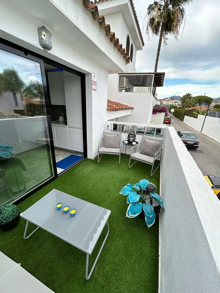 5 sypialnia Dom na sprzedaż w New Golden Mile z basenem garażem - 650 000 € (Ref: 7953267)