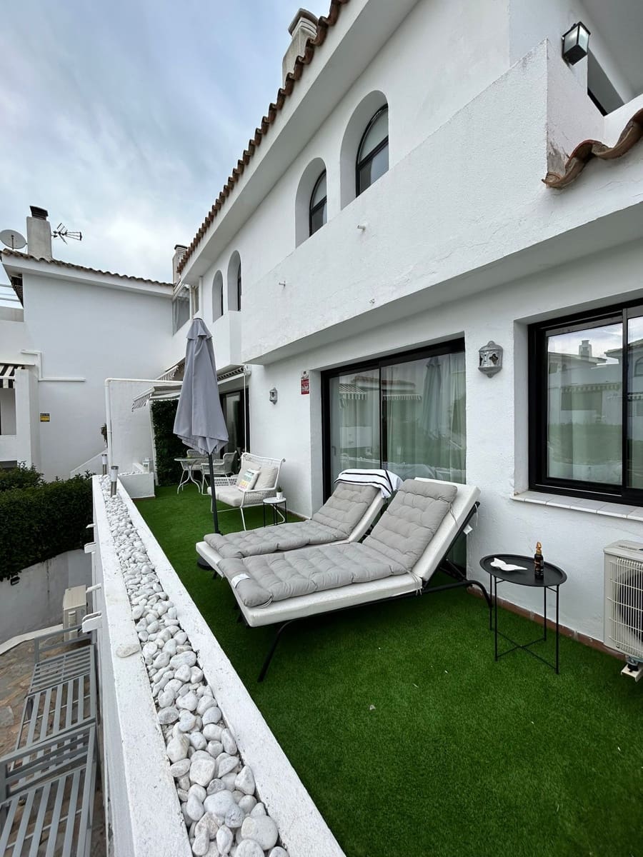 5 sypialnia Dom na sprzedaż w New Golden Mile z basenem garażem - 650 000 € (Ref: 7953267)