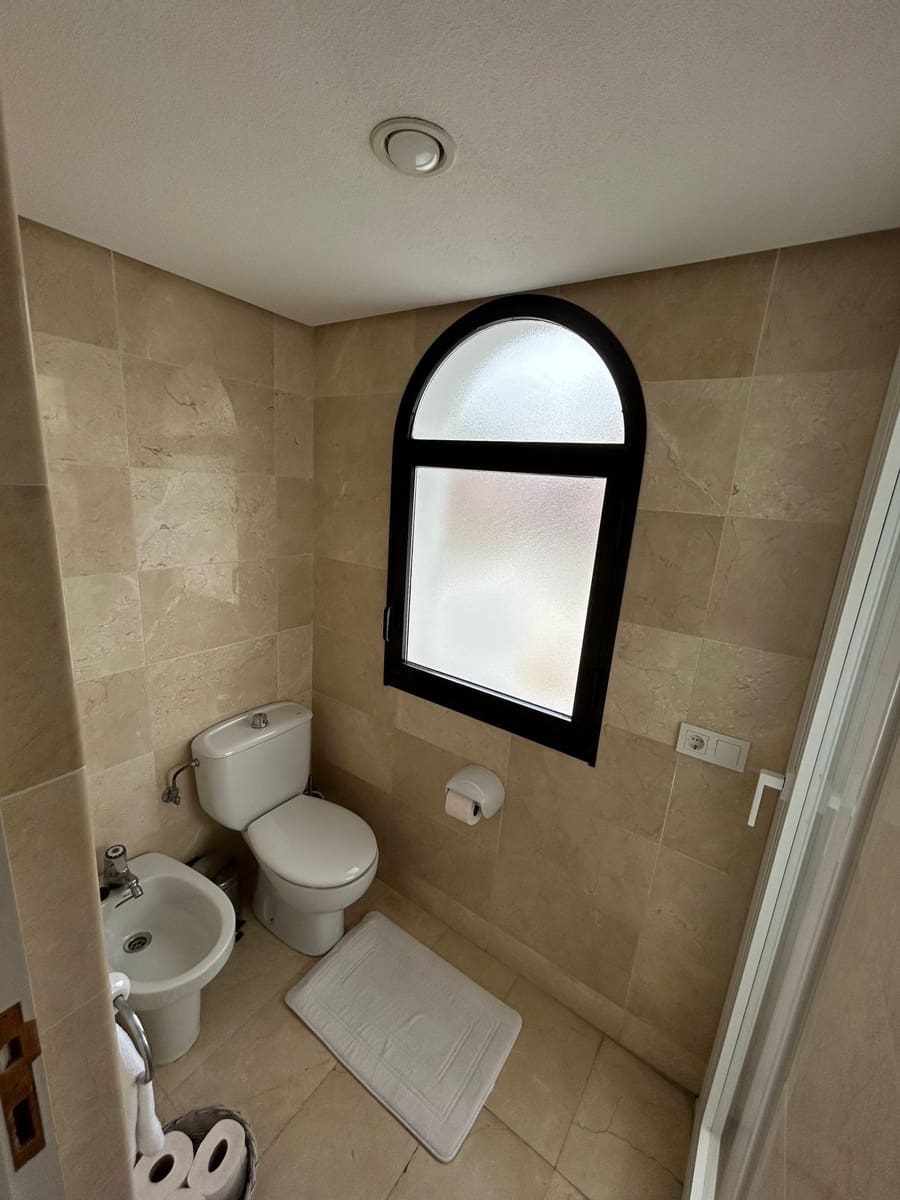 5 sypialnia Dom na sprzedaż w New Golden Mile z basenem garażem - 650 000 € (Ref: 7953267)