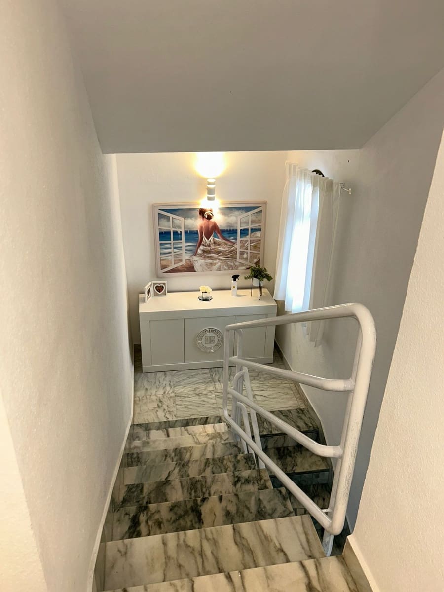 5 sypialnia Dom na sprzedaż w New Golden Mile z basenem garażem - 650 000 € (Ref: 7953267)