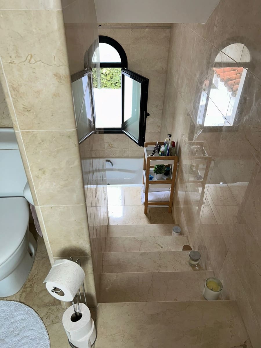 5 sypialnia Dom na sprzedaż w New Golden Mile z basenem garażem - 650 000 € (Ref: 7953267)