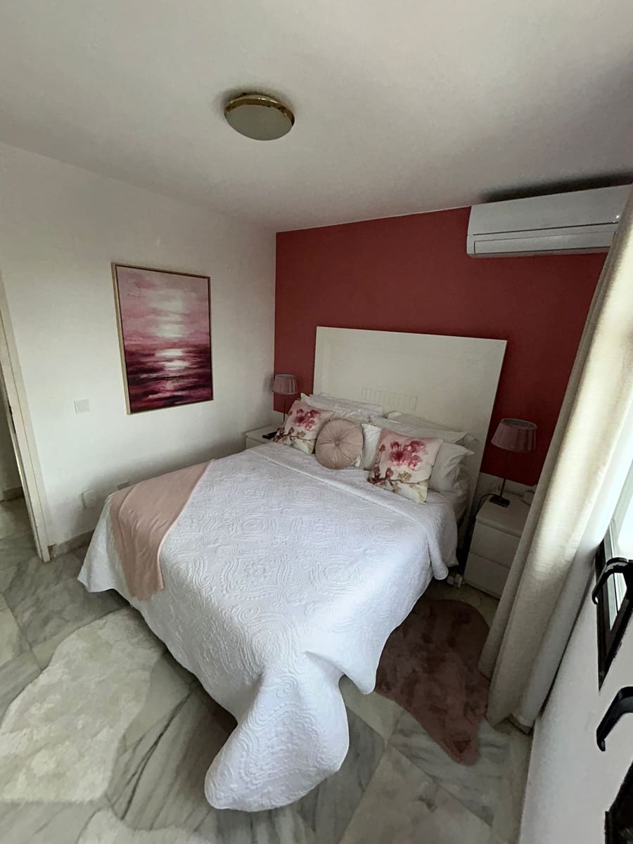 5 sypialnia Dom na sprzedaż w New Golden Mile z basenem garażem - 650 000 € (Ref: 7953267)